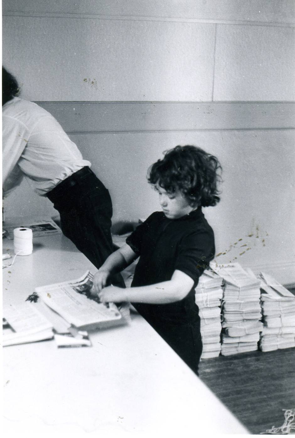 Bundling 7 News newspapers on distribution day